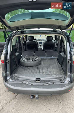 Минивэн Ford S-Max 2006 в 