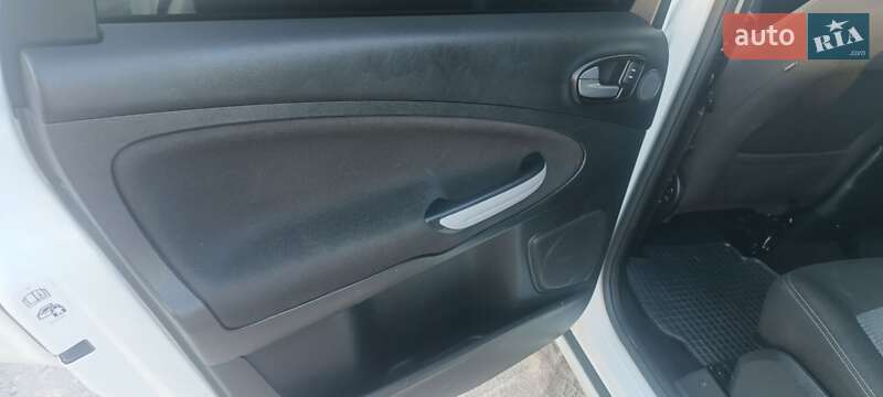 Мінівен Ford S-Max 2013 в Хмільнику