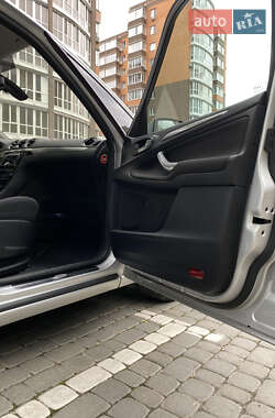 Минивэн Ford S-Max 2011 в 
