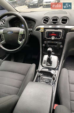 Минивэн Ford S-Max 2011 в 