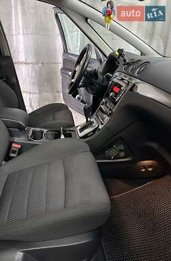 Минивэн Ford S-Max 2013 в 