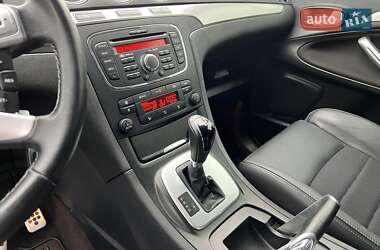 Минивэн Ford S-Max 2013 в 
