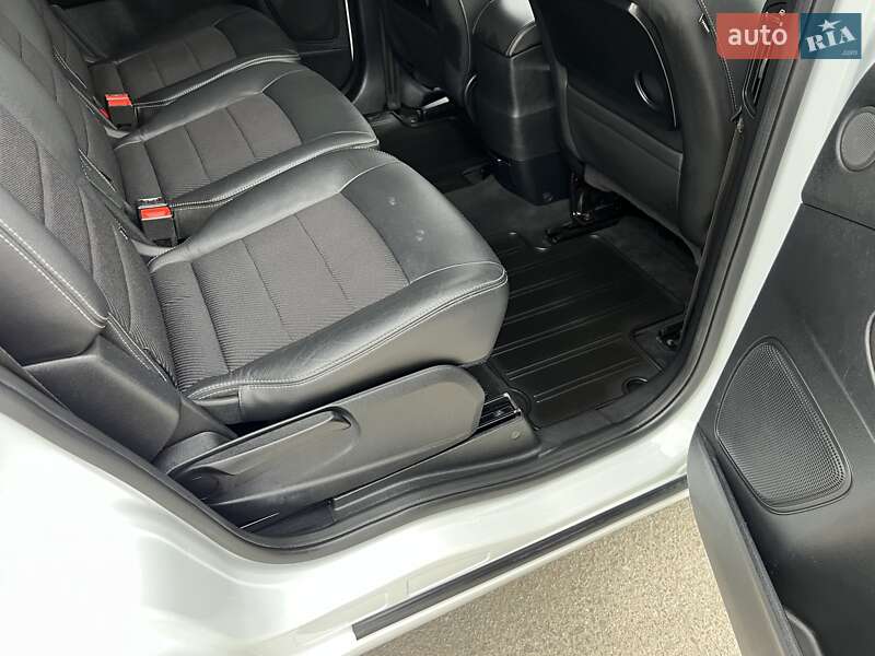 Мінівен Ford S-Max 2013 в Радивиліві