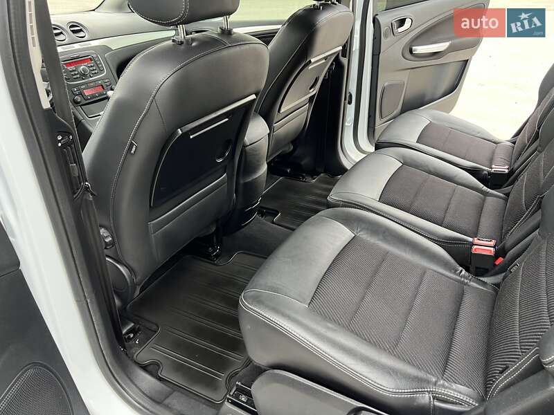 Мінівен Ford S-Max 2013 в Радивиліві