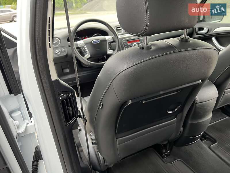 Мінівен Ford S-Max 2013 в Радивиліві