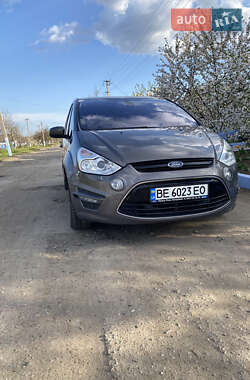 Минивэн Ford S-Max 2013 в 