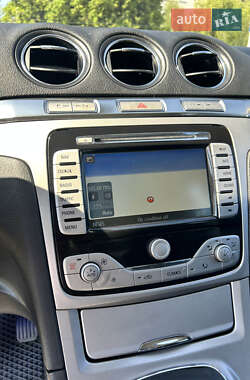 Минивэн Ford S-Max 2009 в 