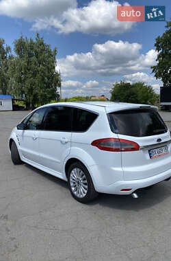 Минивэн Ford S-Max 2013 в 