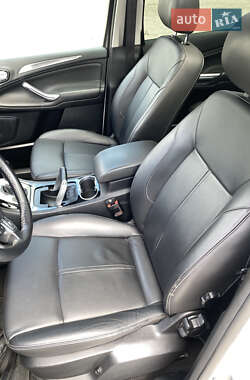 Минивэн Ford S-Max 2013 в 