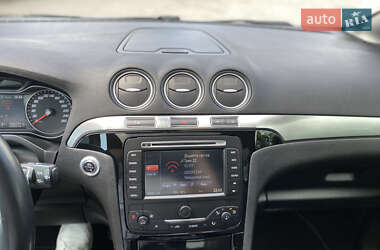 Минивэн Ford S-Max 2013 в 