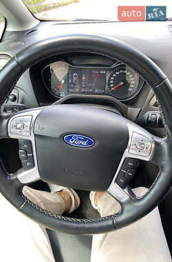 Минивэн Ford S-Max 2013 в 