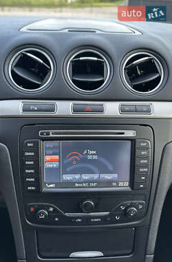 Мінівен Ford S-Max 2012 в 