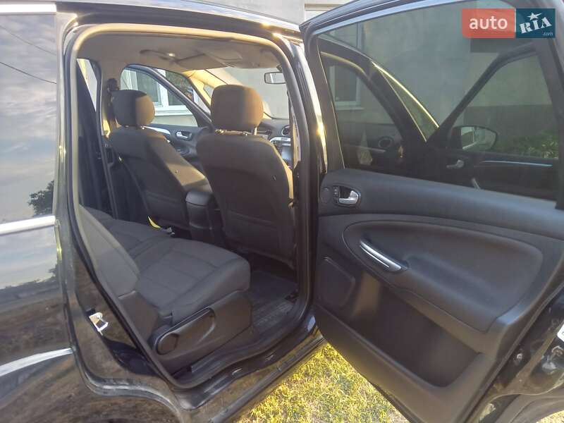 Минивэн Ford S-Max 2014 в Березовке