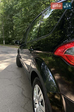 Минивэн Ford S-Max 2011 в 