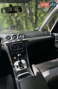Минивэн Ford S-Max 2011 в 