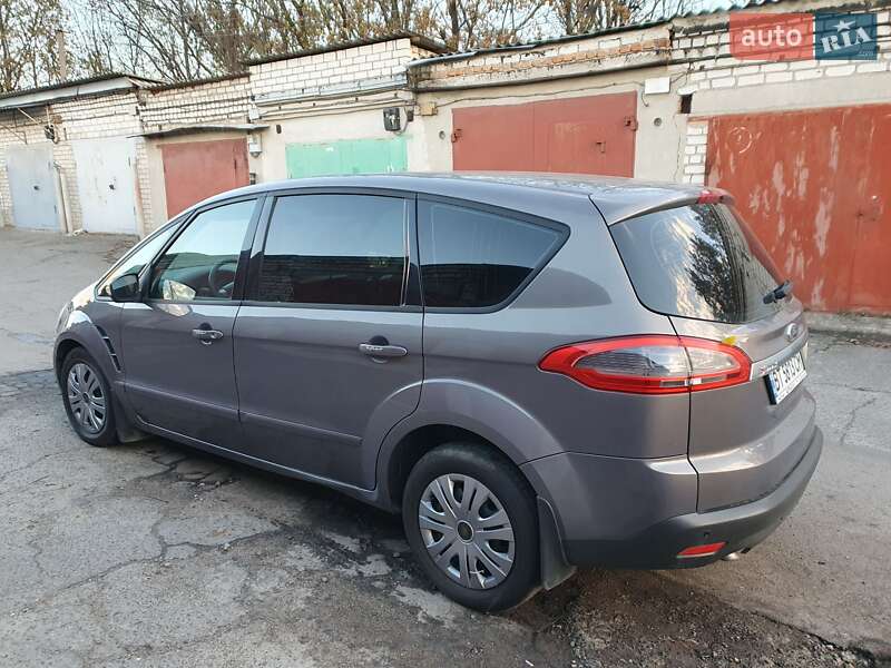 Минивэн Ford S-Max 2013 в Черноморске