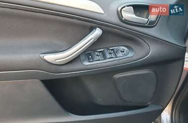 Минивэн Ford S-Max 2013 в 