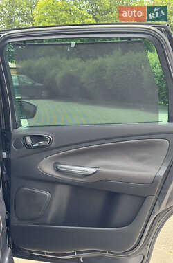 Минивэн Ford S-Max 2006 в 