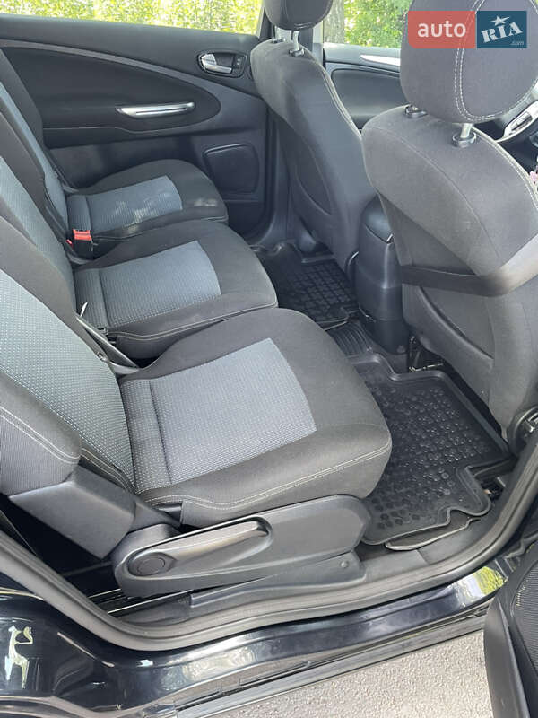 Минивэн Ford S-Max 2011 в Владимире