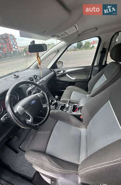 Минивэн Ford S-Max 2012 в 