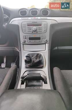 Минивэн Ford S-Max 2008 в 