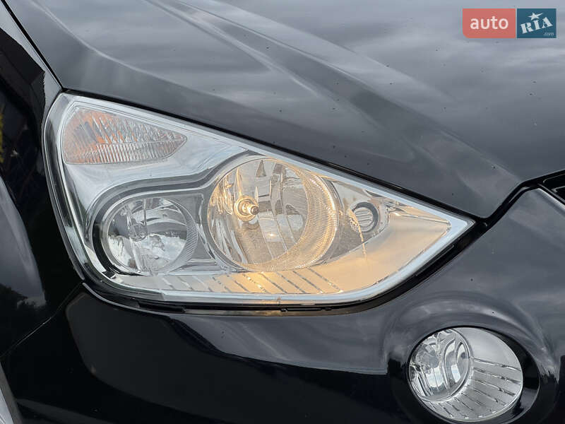 Минивэн Ford S-Max 2011 в Стрые