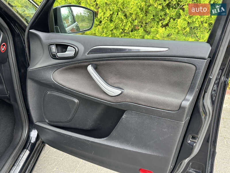 Минивэн Ford S-Max 2011 в Стрые