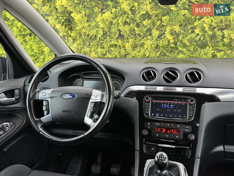 Минивэн Ford S-Max 2011 в Стрые