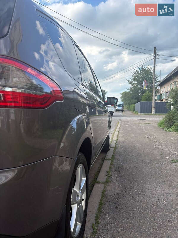 Минивэн Ford S-Max 2012 в Снятине