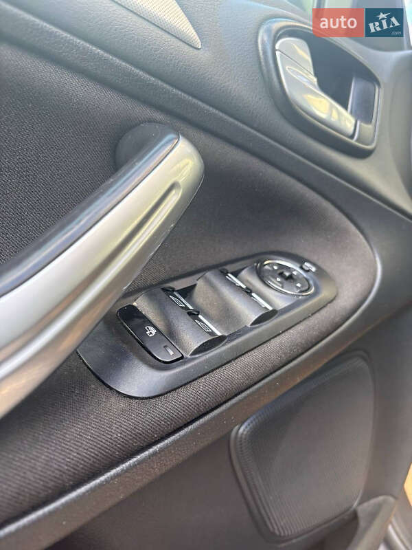 Минивэн Ford S-Max 2012 в Снятине