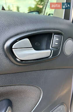 Минивэн Ford S-Max 2012 в 
