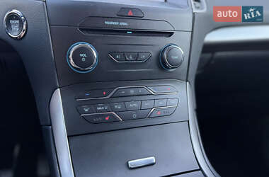 Минивэн Ford S-Max 2020 в 