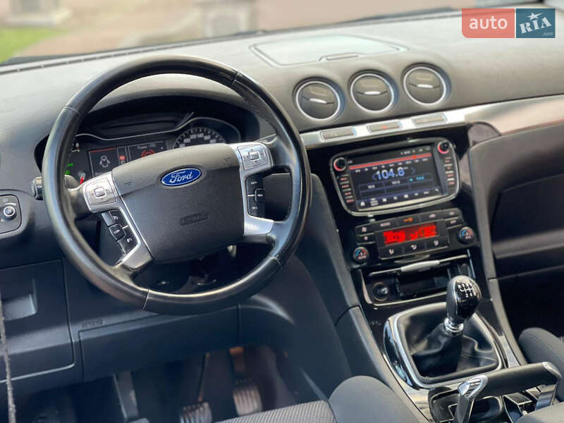 Минивэн Ford S-Max 2011 в Стрые