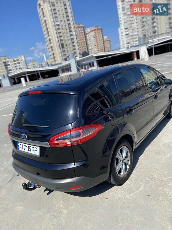 Минивэн Ford S-Max 2011 в Киеве