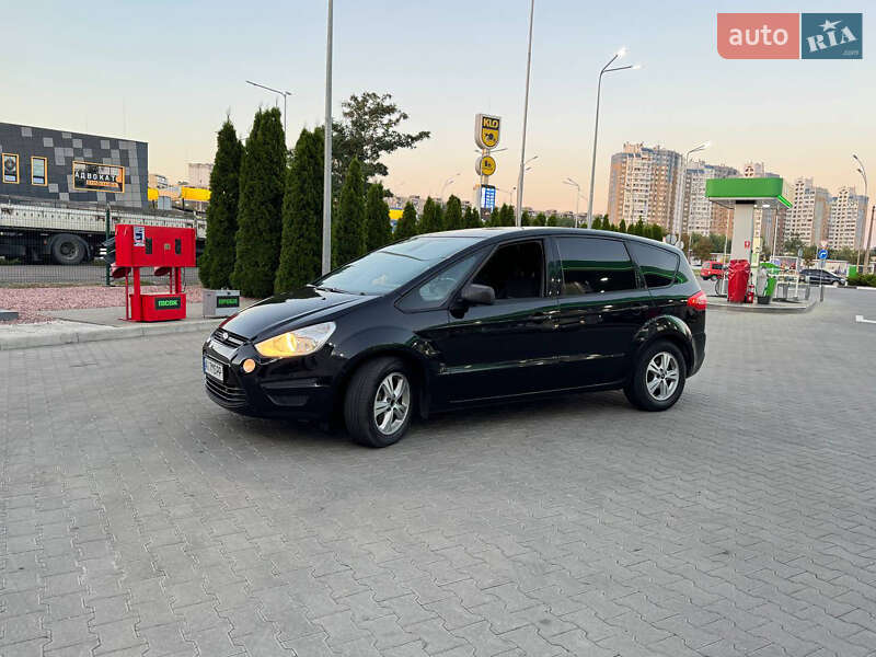 Минивэн Ford S-Max 2011 в Киеве