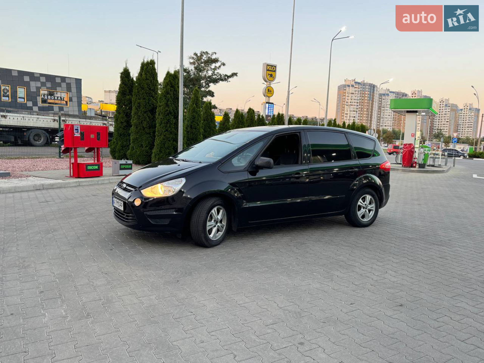 2011 Ford S-MAX - мініатюра 17