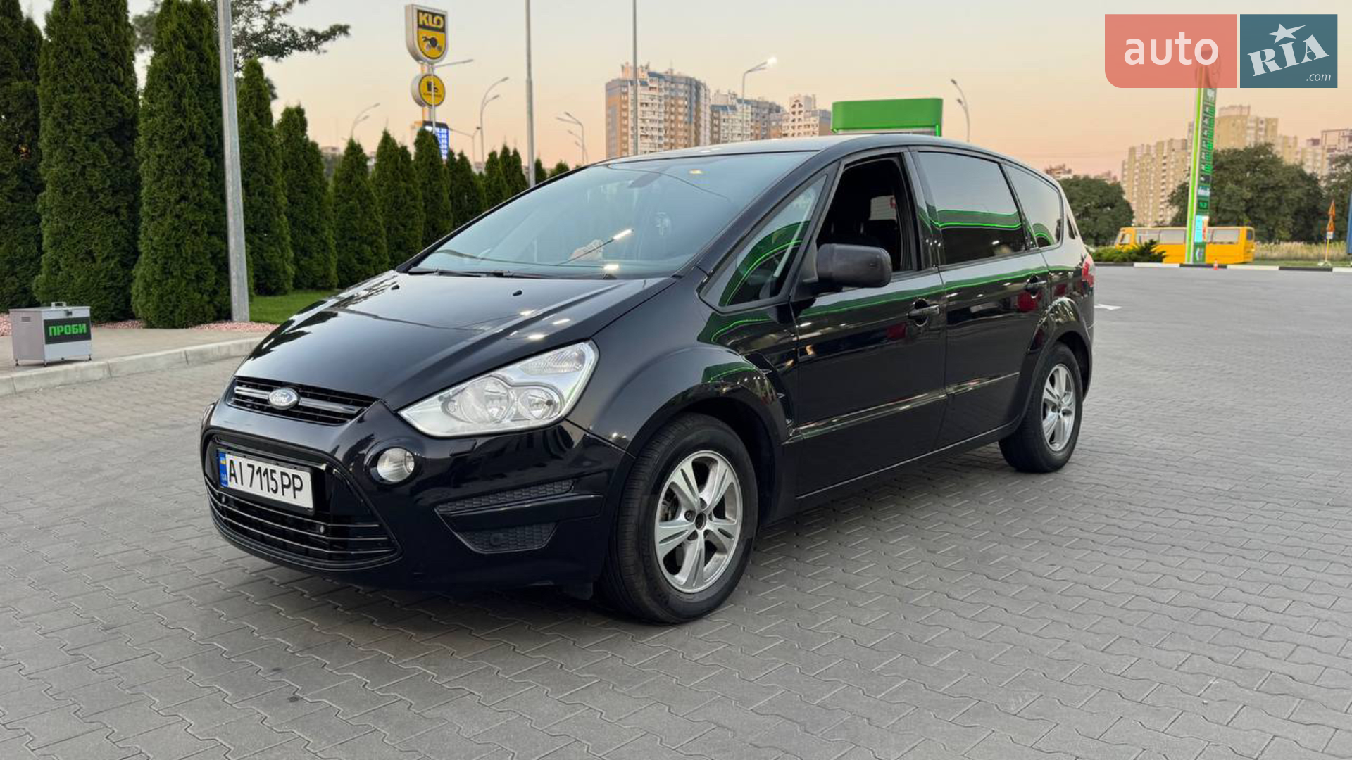 2011 Ford S-MAX - мініатюра 18