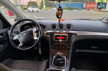 Минивэн Ford S-Max 2011 в 