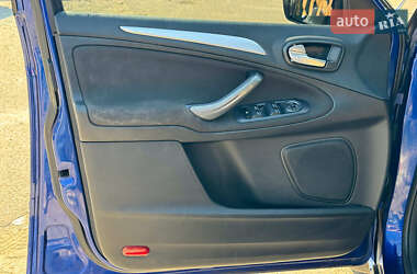 Минивэн Ford S-Max 2013 в 
