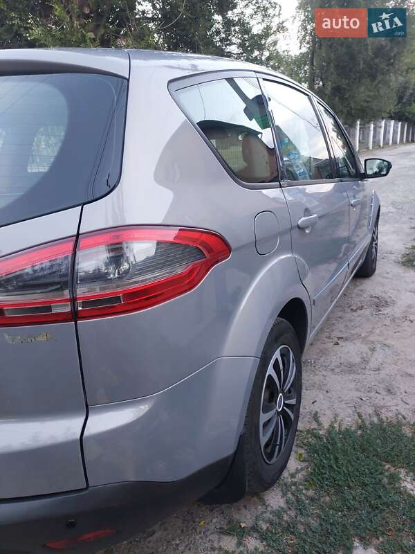 Ford S-Max, фото з оголошення