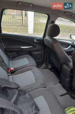 Мінівен Ford S-Max 2013 в 
