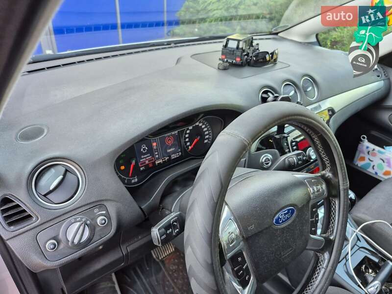 Минивэн Ford S-Max 2011 в Виноградове
