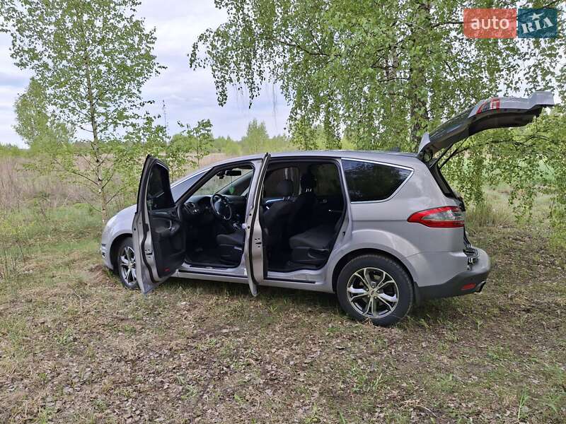 Ford S-Max 2012