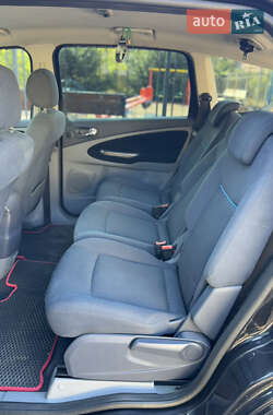 Минивэн Ford S-Max 2006 в 