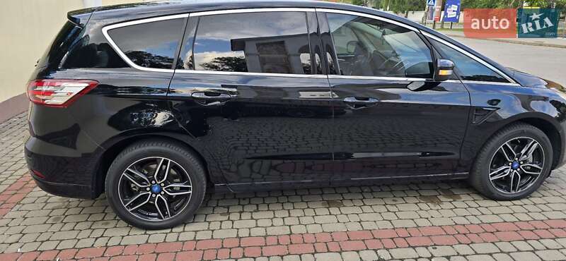 Минивэн Ford S-Max 2015 в Остроге