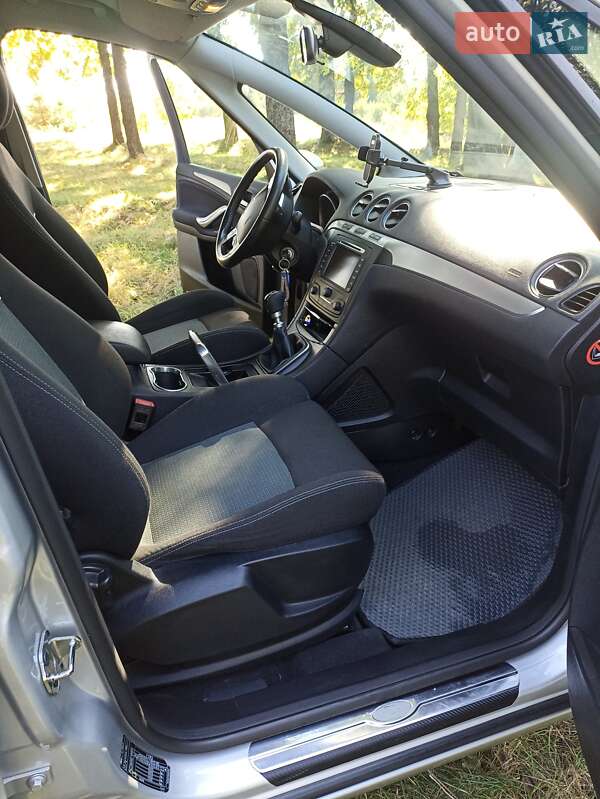 Минивэн Ford S-Max 2013 в Коростене