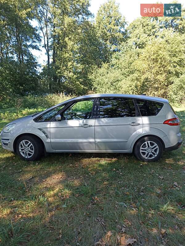 Минивэн Ford S-Max 2013 в Коростене