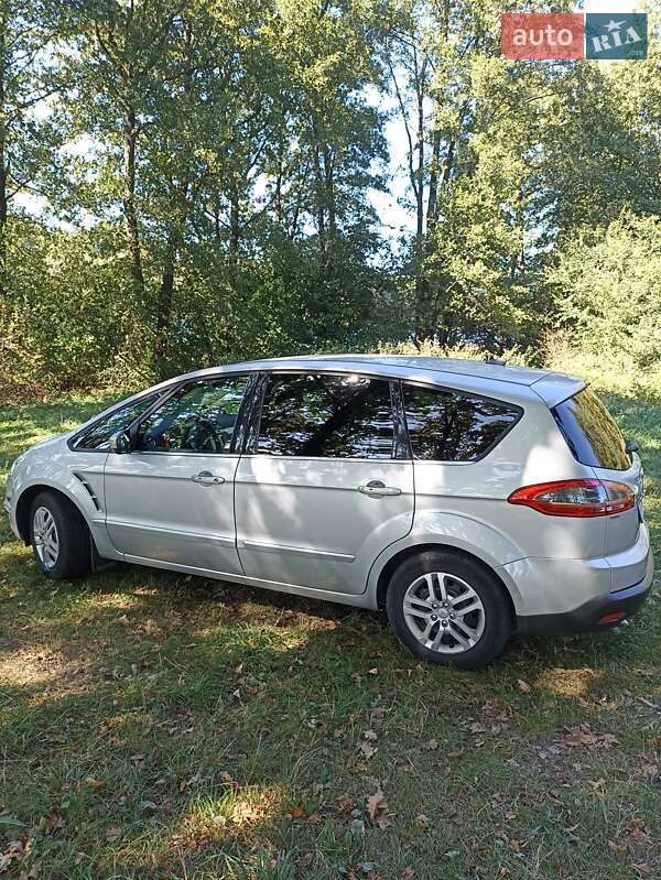 Минивэн Ford S-Max 2013 в Коростене