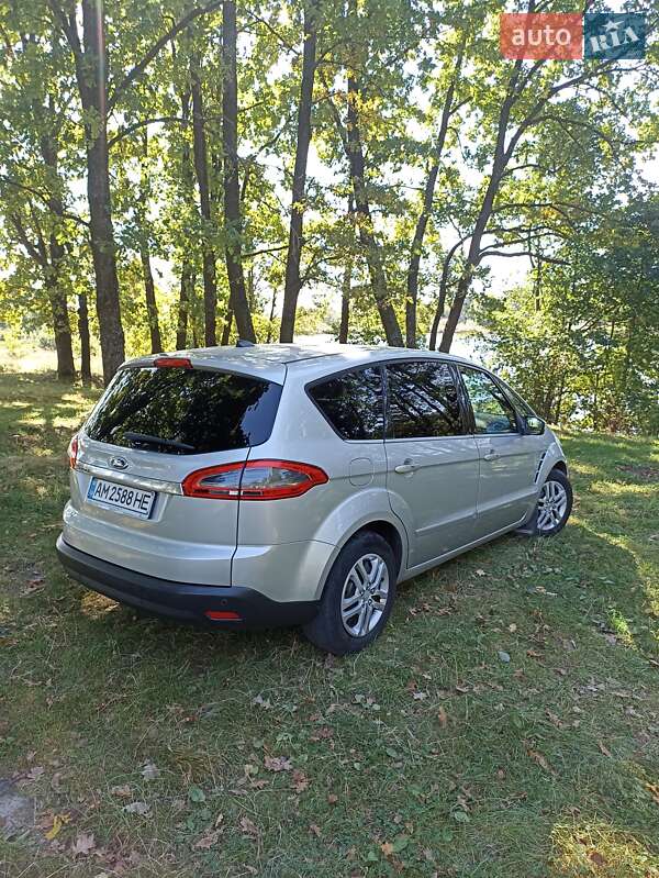 Минивэн Ford S-Max 2013 в Коростене