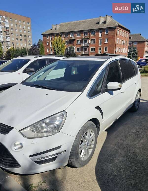 Минивэн Ford S-Max 2012 в 